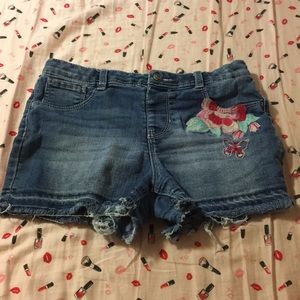 Kids cute embroidered shorts 🌸🌸🌈🦋🦋